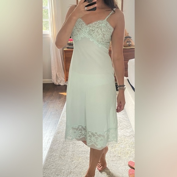 Vintage 60’s Vanity Fair Made in USA Mint Green Slip - Picture 1 of 16